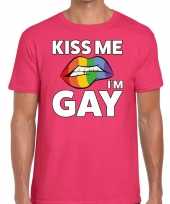 Originele kiss me i am gay t-shirt roze heren carnavalskleding