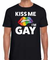 Originele kiss me i am gay t-shirt zwart heren carnavalskleding